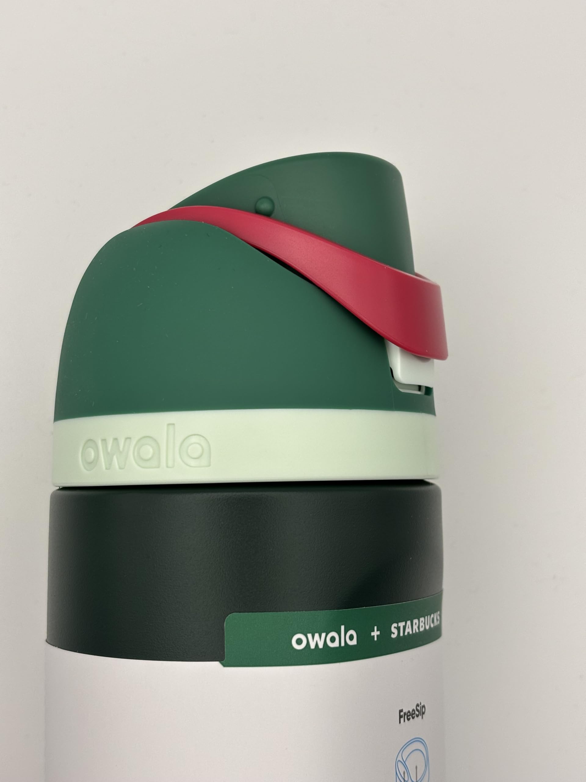 STARBUCKS Owala x Limited Edition Christmas FreeSip Water Bottle STARBUCKS Owala x Limited Edition Christmas FreeSip Water Bottle